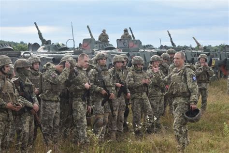 Армейские гонки и военные учения