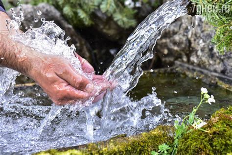 Вода во сне - символ богатства