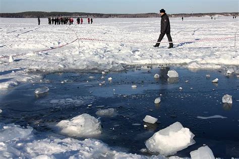 Возможные последствия падения метеорита в воду