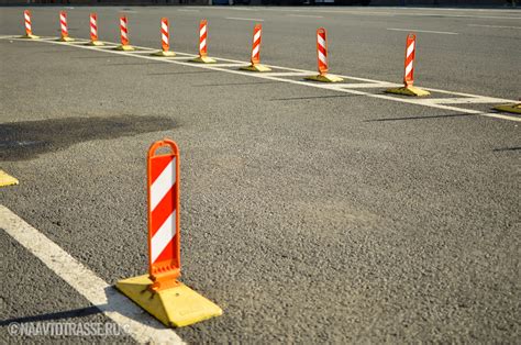 Значение синей прерывистой разметки