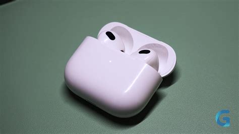 Как решить проблему с управлением AirPods Max на iPhone или Mac