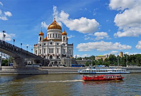 Лодочная прогулка по Москве-реке