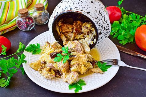 Нежное мясо: свинина с грибами и сыром