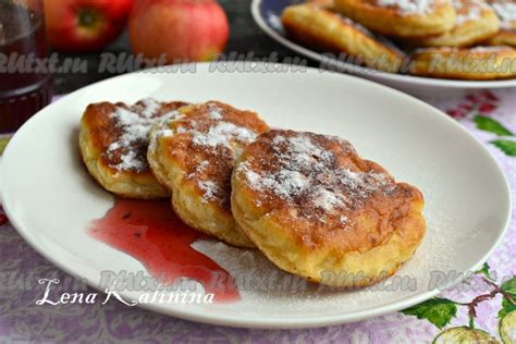 Оладьи с медом и яблоками