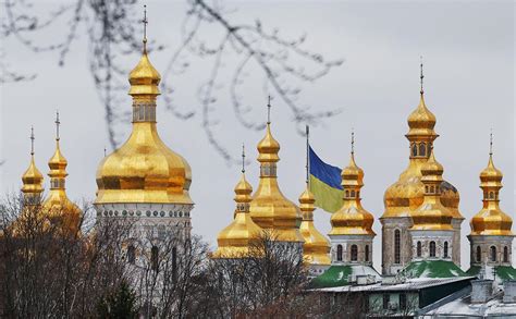 Основание Киево-Печерской лавры в 983 году на Руси