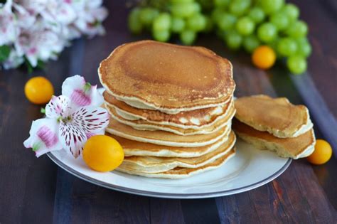 Панкейки с маслом и сгущенкой