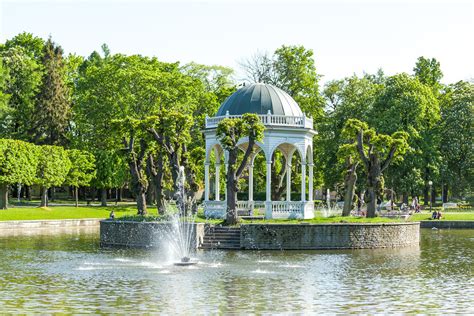 Пешие прогулки по паркам и садам