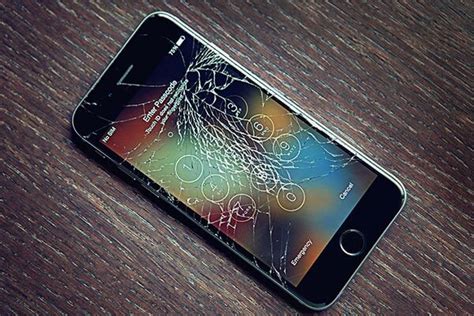 Причины трещин на камере iPhone