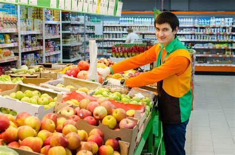 Работа в магазине: символ сновидений