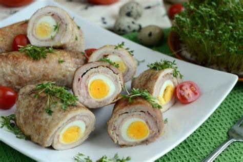 Рулетики из куриной грудки с сметаной