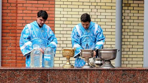 Святая вода как символ духовной силы