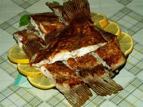 Сочный камбала, запеченная в фольге с овощами